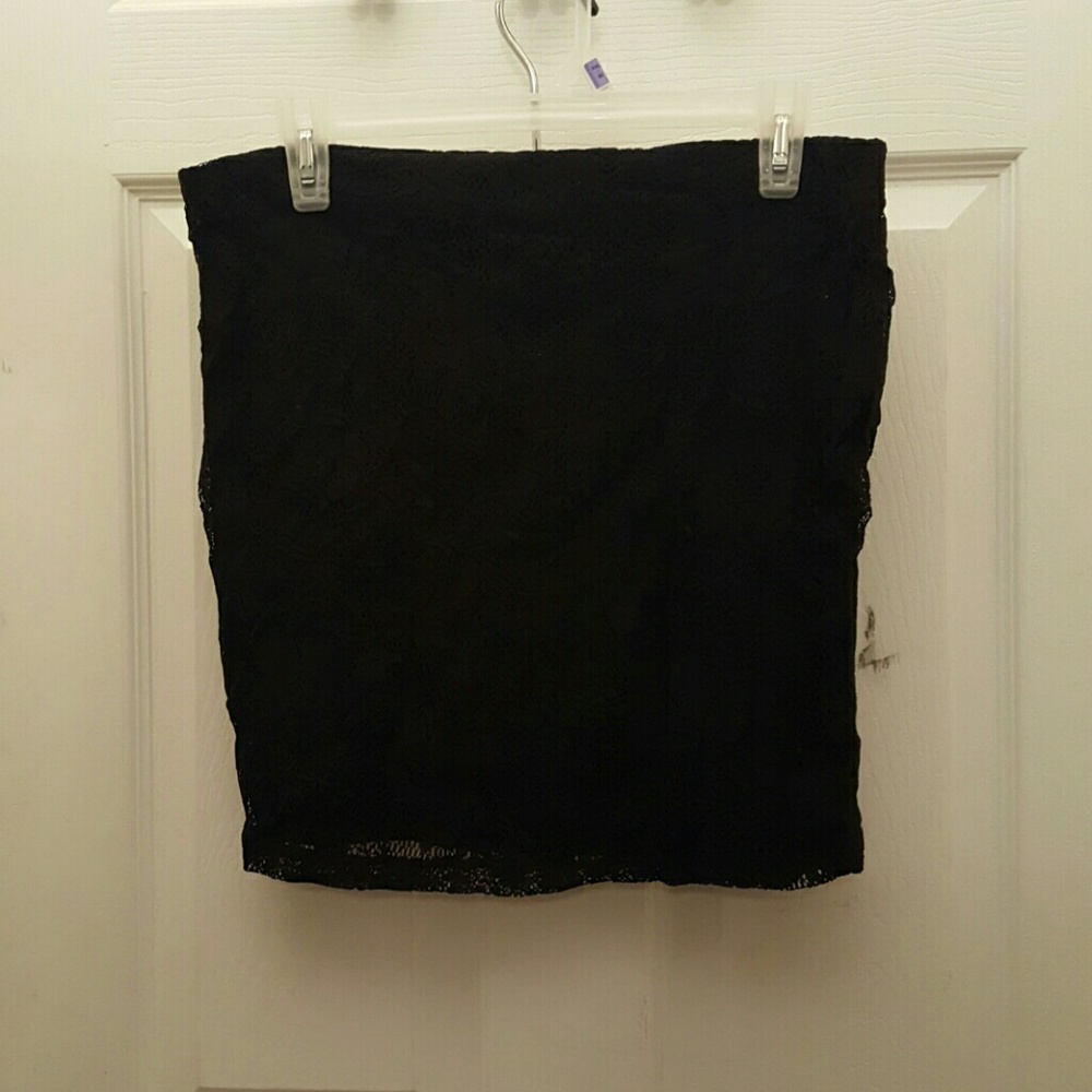 Black bodycon skirt
